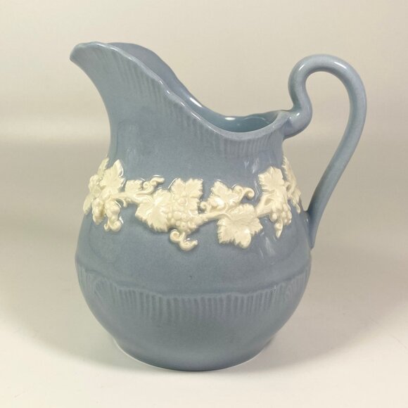1950s Wedgwood Queensware Embossed Cream On Blue Creamer Sugar Bowl - Picture 3 of 16